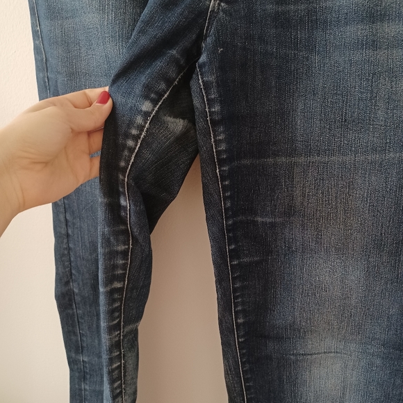 FREE w/$30 Purchase; Ann Taylor Dark Wash "Modern Fit" Slim Jeans, Size 8 - Picture 3 of 8